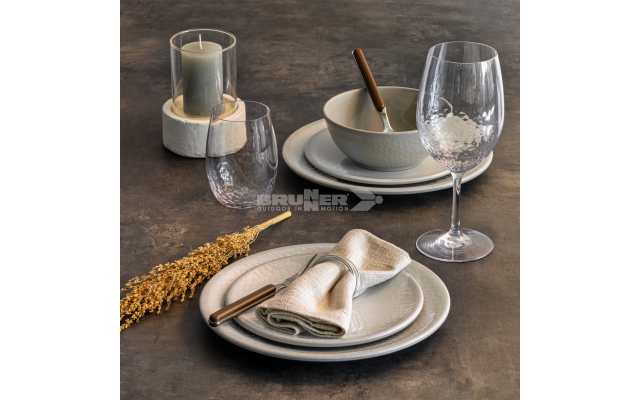 AMADÈ TABLEWARE